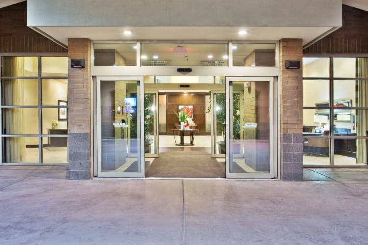 Crowne Plaza Anchorage Midtown photo 2