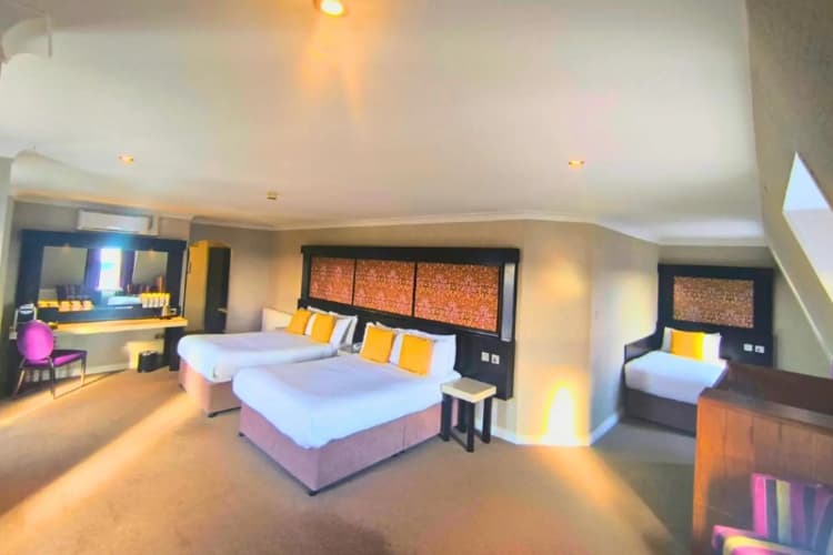 Flannery’s Hotel photo 3