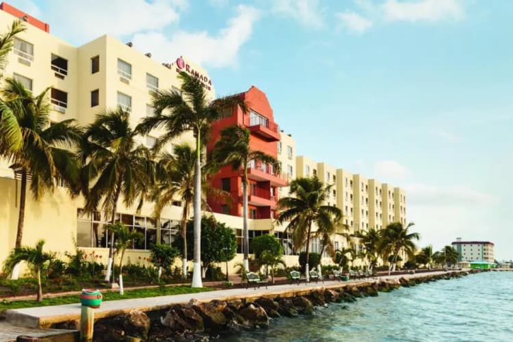 Ramada by Wyndham Princess Belize City photo 2