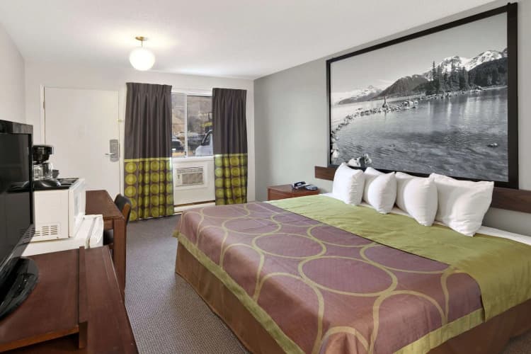 Super 8 by Wyndham Kamloops East, photo 3