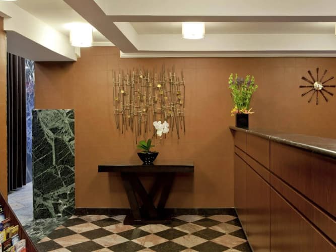 Broadway Plaza Hotel photo 3