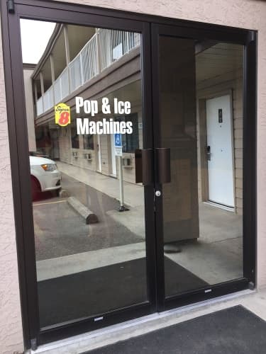 Super 8 Kelowna Bc, photo 2
