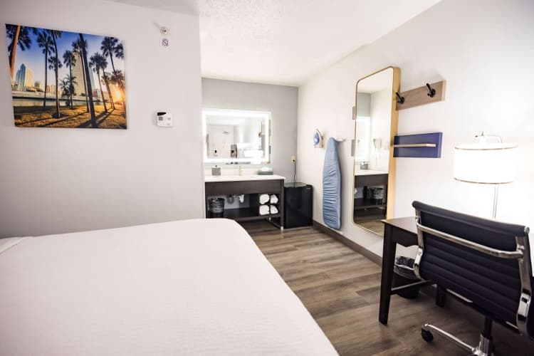 La Quinta Inn by Wyndham Tampa Near Busch Gardens, photo 5