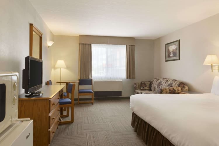 Days Inn by Wyndham Hinton photo 3