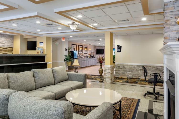 Best Western Plus New England Inn & Suites photo 3