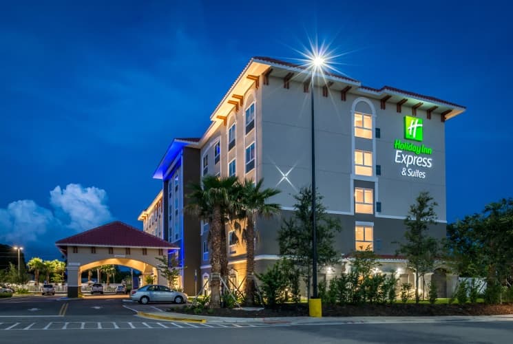 Holiday Inn Express & Suites St. Petersburg - Madeira Beach photo 2