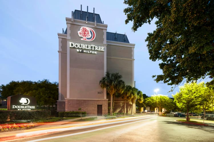 DoubleTree by Hilton Hotel Austin - University Area photo 2