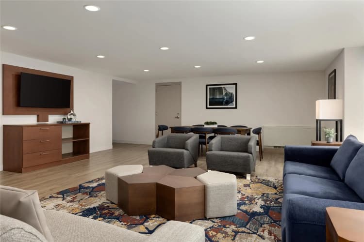 DoubleTree by Hilton Bloomington - Minneapolis South photo 3