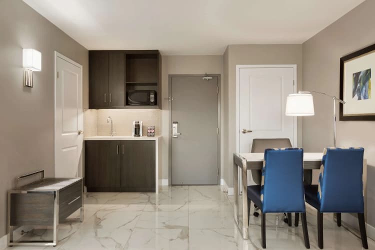 Embassy Suites by Hilton Toronto Airport, photo 4