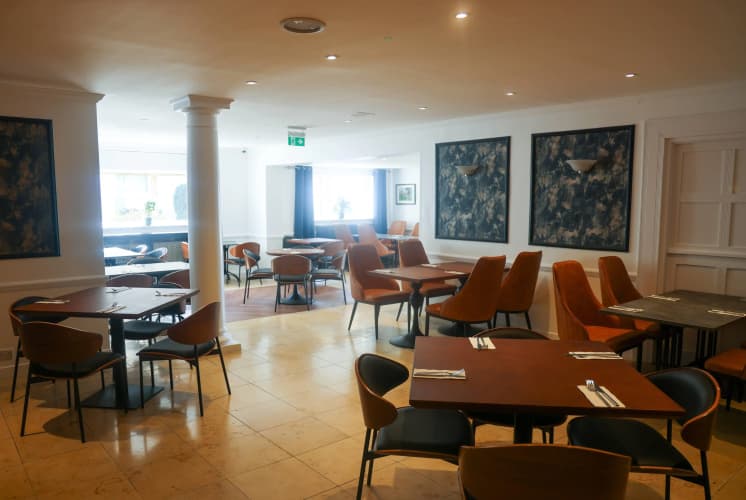 Ramada by Wyndham Cheltenham photo 5