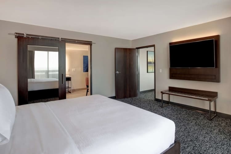 Embassy Suites by Hilton Oklahoma City Northwest photo 5