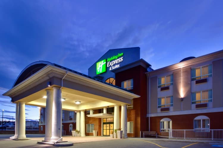 Holiday Inn Express & Suites Hinton photo 2