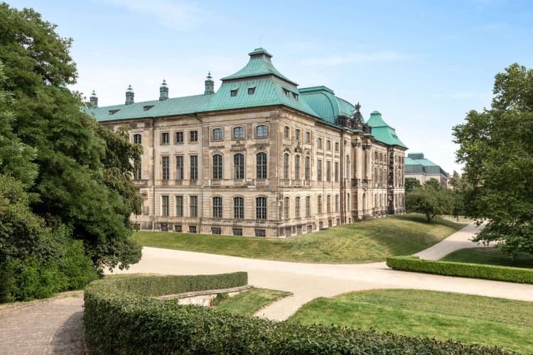 Super 8 by Wyndham Dresden photo 2