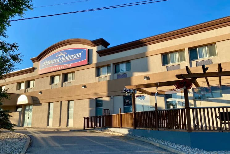 Howard Johnson By Wyndham Winnipeg West photo 2