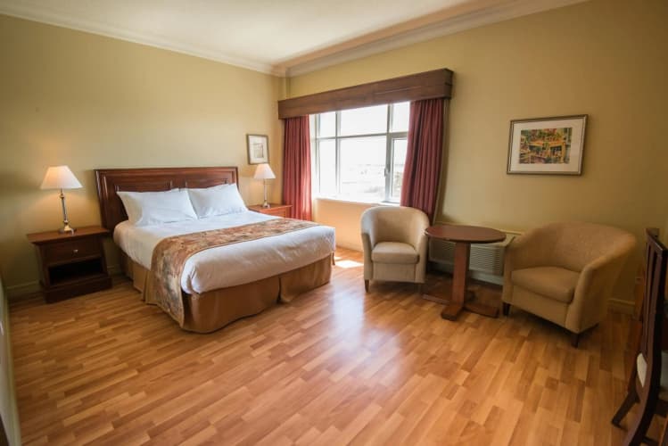 Hotel L'oiseliere Levis photo 3