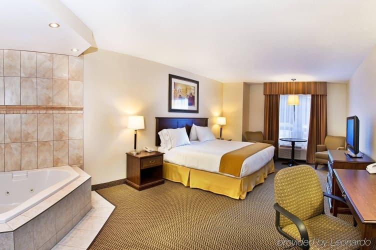 Holiday Inn Express & Suites Slave Lake photo 4