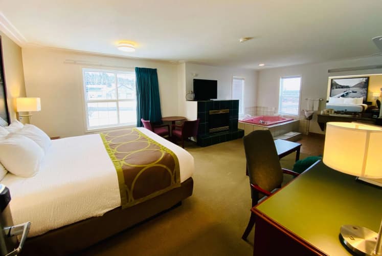 Super 8 by Wyndham 100 Mile House, photo 3