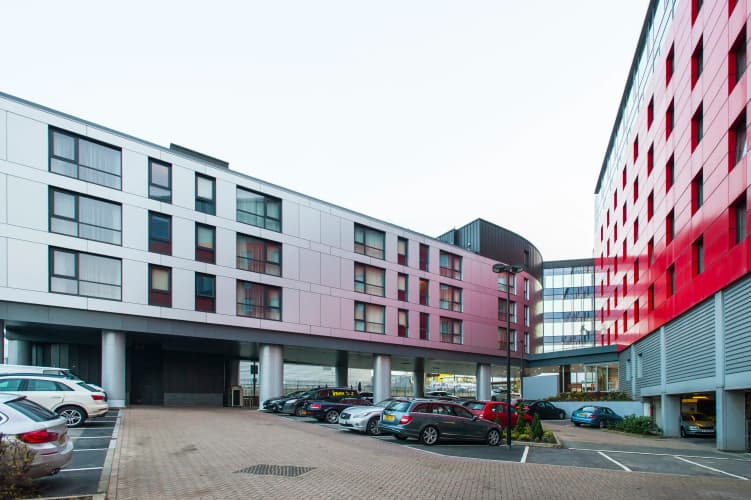 Holiday Inn London - West photo 2