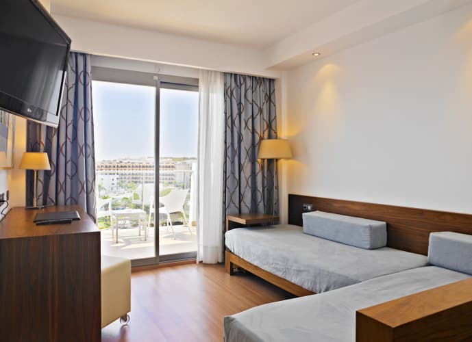 Hipotels Cala Millor Park photo 4
