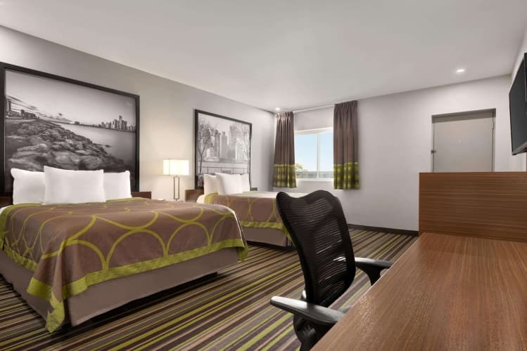 Super 8 By Wyndham Windsor/Dougall, photo 3