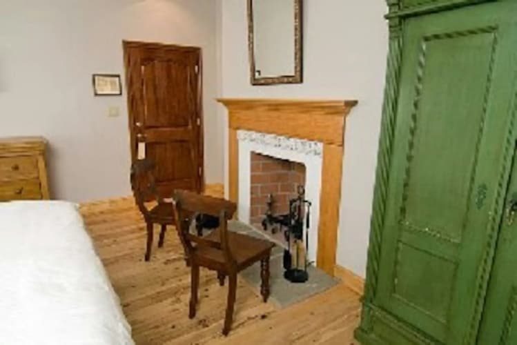 Wedmore Place photo 3