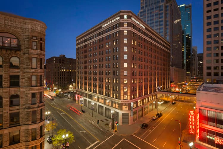 Embassy Suites by Hilton Minneapolis Downtown photo 2