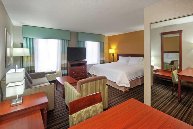 Hampton Inn & Suites by Hilton Toronto Airport, photo 4