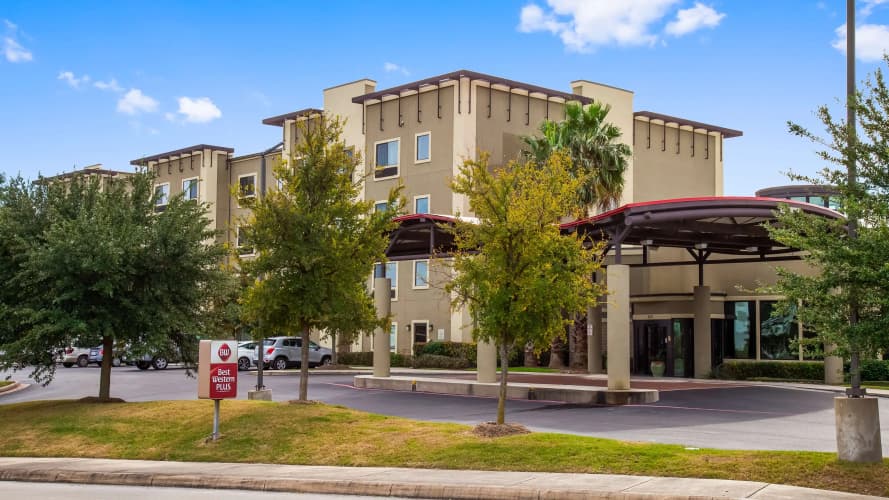 Best Western Plus Lackland Hotel & Suites, photo 2