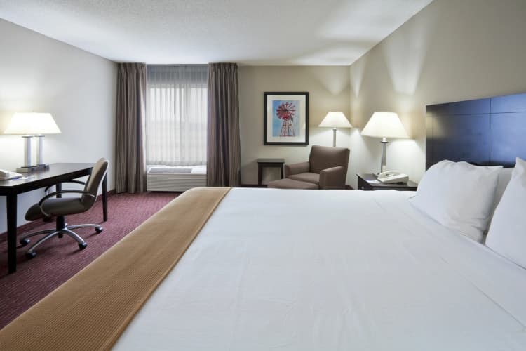 Holiday Inn Express Fort Wayne-East (New Haven) photo 3