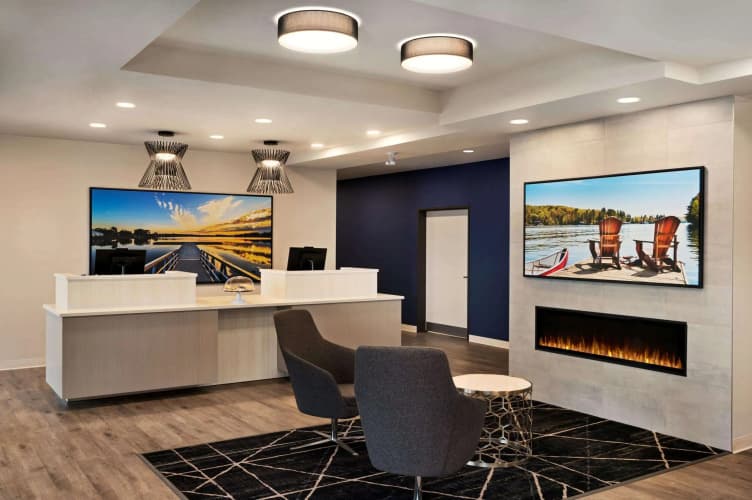 Microtel Inn & Suites by Wyndham Aurora, photo 3