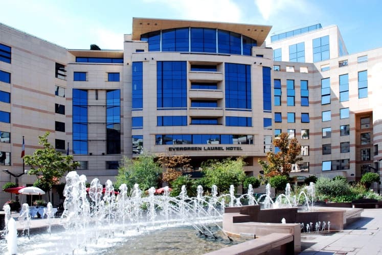 Evergreen Laurel Hotel photo 2