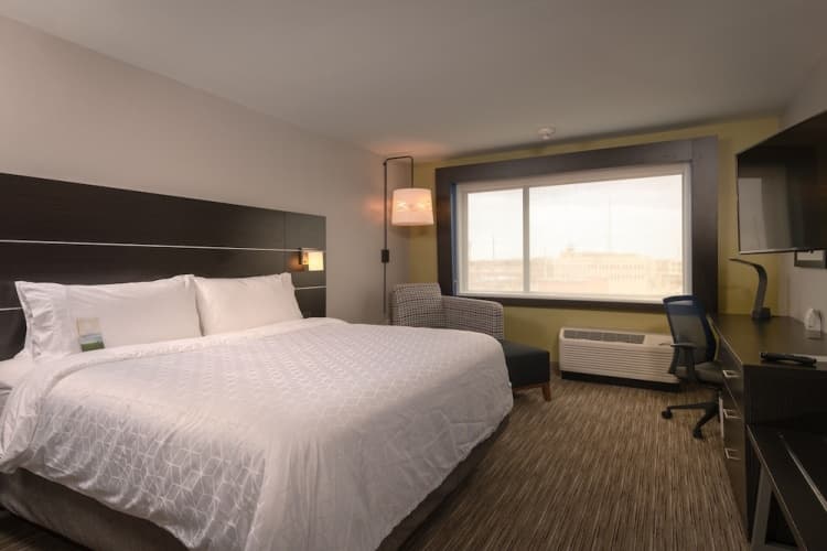 Holiday Inn Express And Suites Tulsa Downtown photo 5