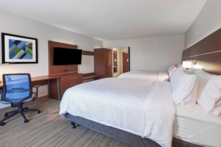 Holiday Inn Express & Sts Tulsa Northeast - Owasso photo 5