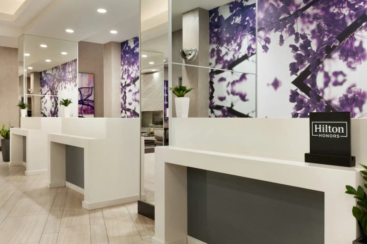Embassy Suites by Hilton Charlotte Uptown photo 4