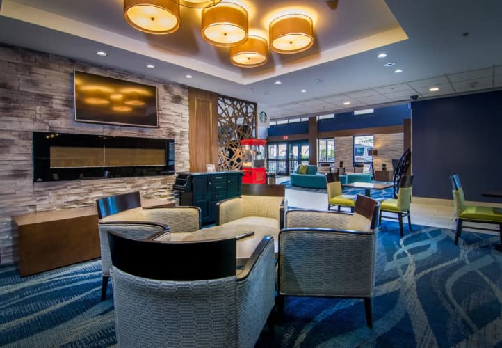 Holiday Inn & Suites Syracuse Airport - Liverpool photo 3