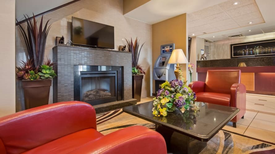 Best Western Plus Burlington Inn & Suites, photo 3