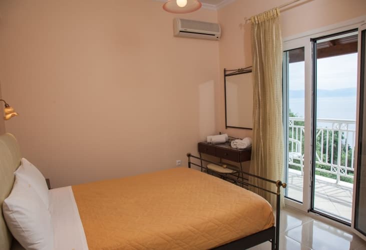 Brentanos Apartments - View Of Paradise, photo 1