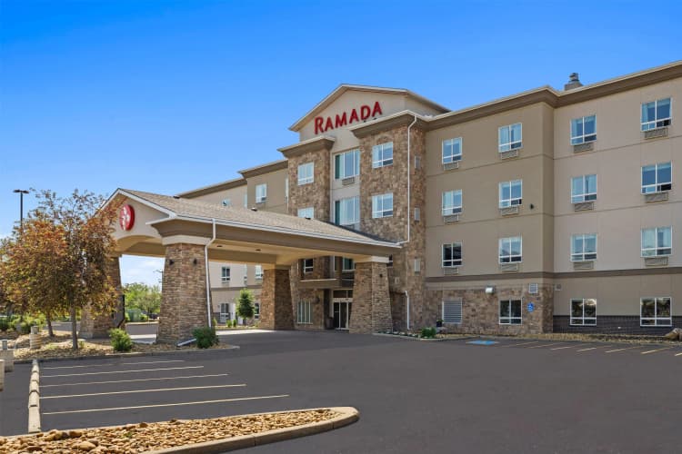 Ramada by Wyndham Drumheller Hotel & Suites photo 2