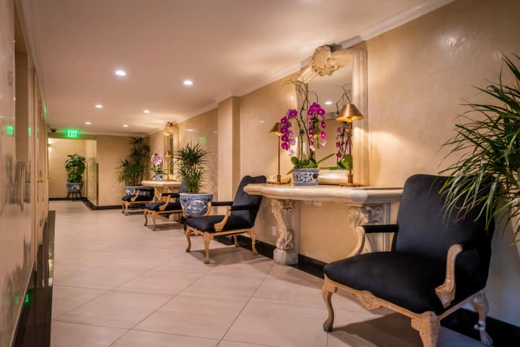 Beverly Hills Plaza Hotel And Spa photo 3