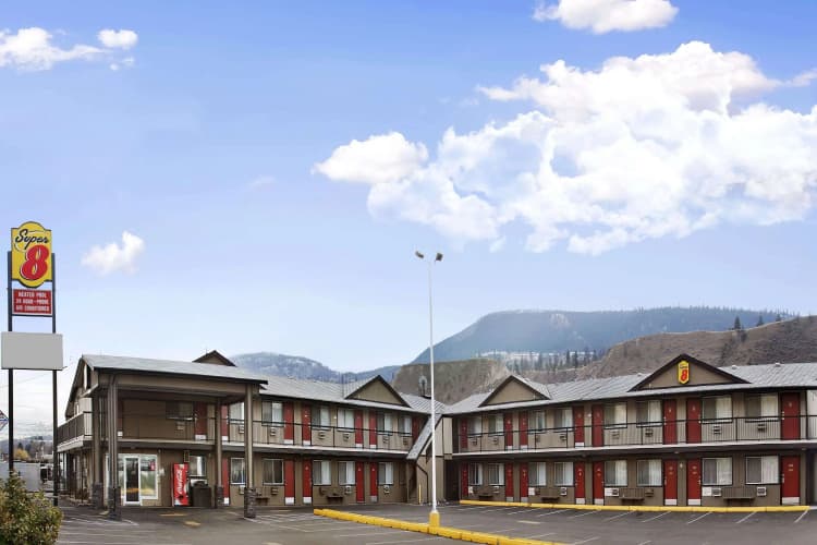 Super 8 by Wyndham Kamloops East, photo 2