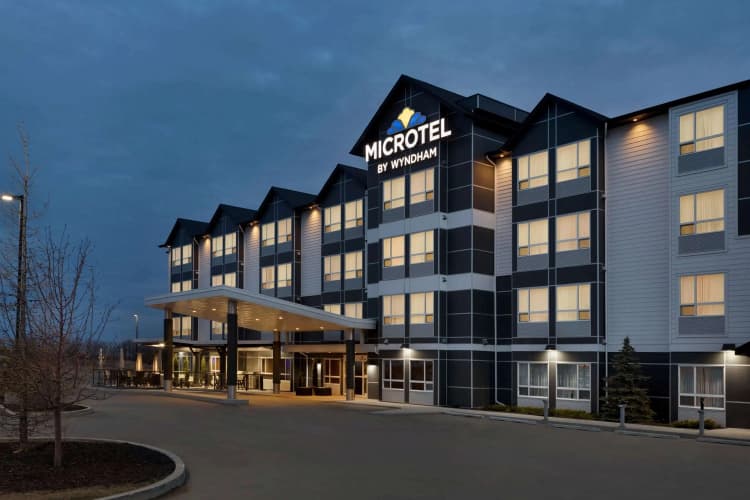 Microtel Inn & Suites By Wyndham Bonnyville, photo 2