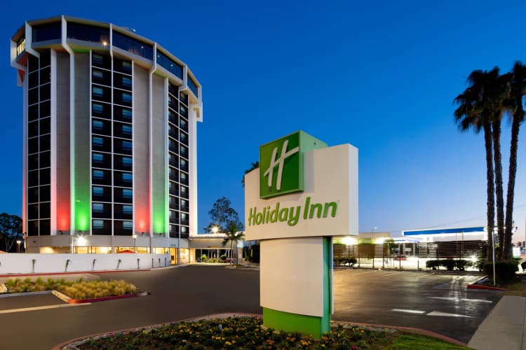 Holiday Inn Long Beach Airport photo 2