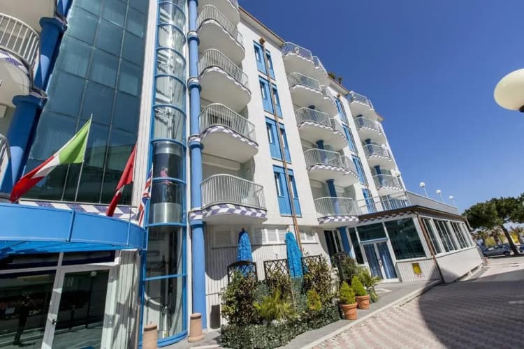 Hotel Ambassador photo 2