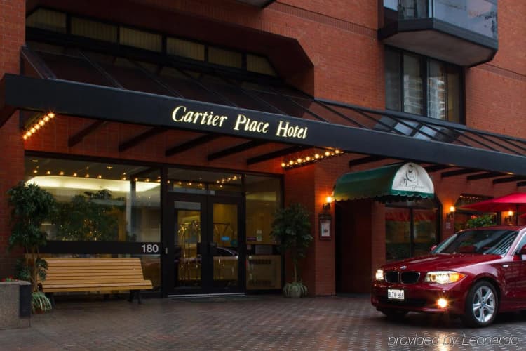 Cartier Place Suite photo 2