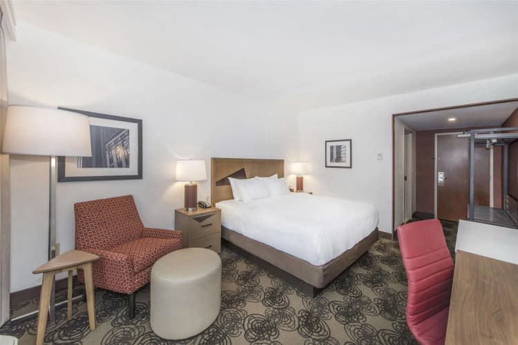 DoubleTree by Hilton Raleigh - Cary photo 5