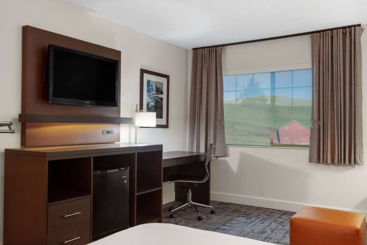 Ramada by Wyndham Spokane Airport, photo 4