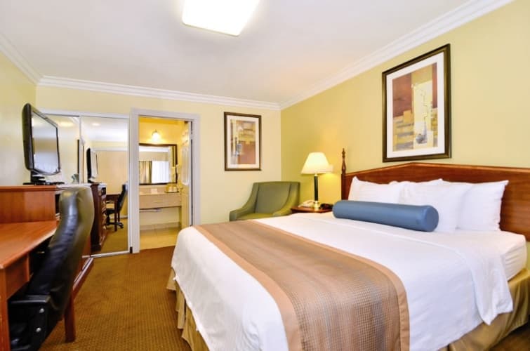 Best Western China Lake Inn photo 4
