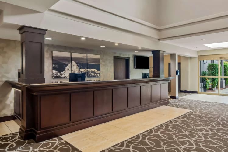 Best Western Plus Pitt Meadows Inn & Suites photo 3