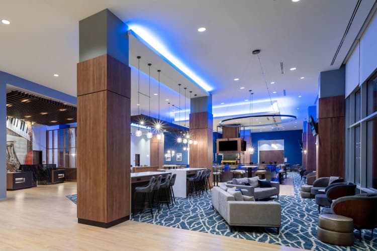 La Quinta Inn & Suites by Wyndham Nashville Downtown/Stadium photo 2