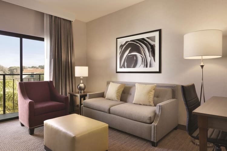 Embassy Suites by Hilton Temecula Valley Wine Country photo 4